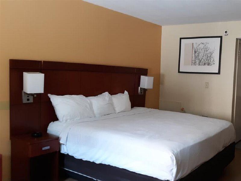 Baymont By Wyndham Williamsburg Hotel Exterior foto