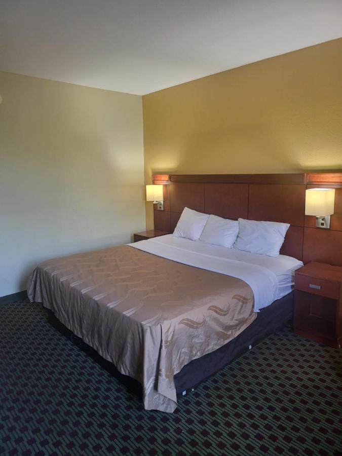 Baymont By Wyndham Williamsburg Hotel Exterior foto