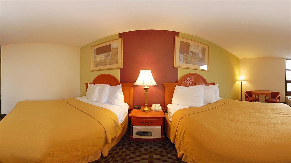 Baymont By Wyndham Williamsburg Hotel Exterior foto